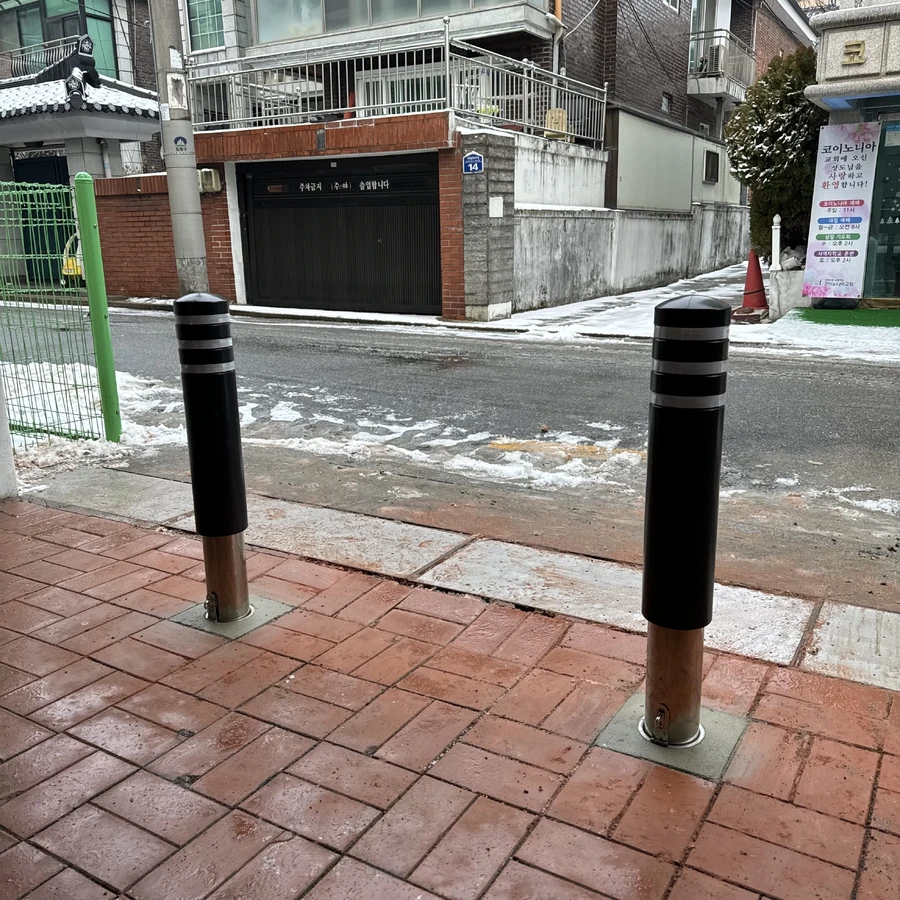 볼라드 신규 설치 - 서가건설 볼라드설치 시공 사례