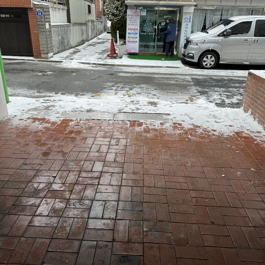 고정형 볼라드 시공 - 서가건설 볼라드설치 시공 사례