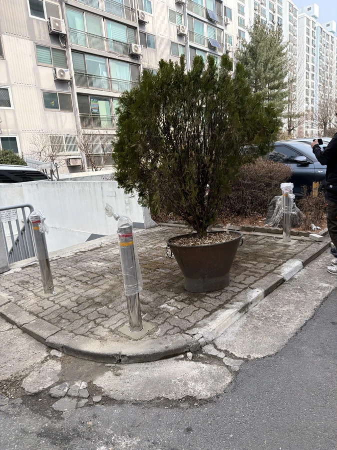 보행자 안전 볼라드 설치