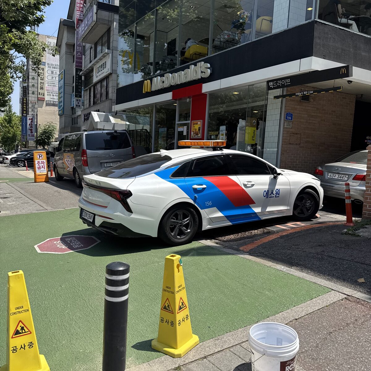 서울 송파구 맥도날드 가락DT점 볼라드 시공 완료 전경
