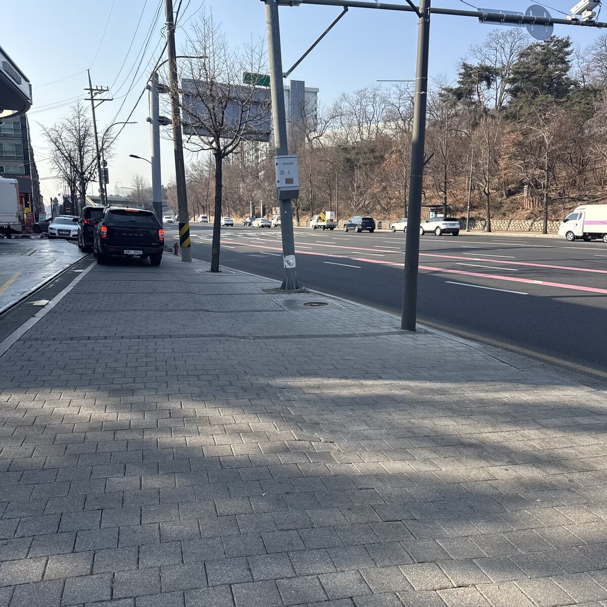 서울 용산구 한남동 현대오일뱅크 볼라드 설치 전 현장